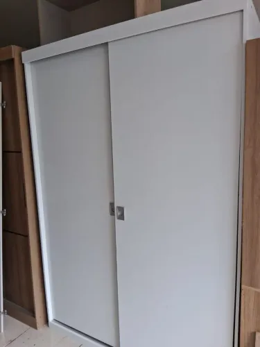 Guarda roupa de solteiro