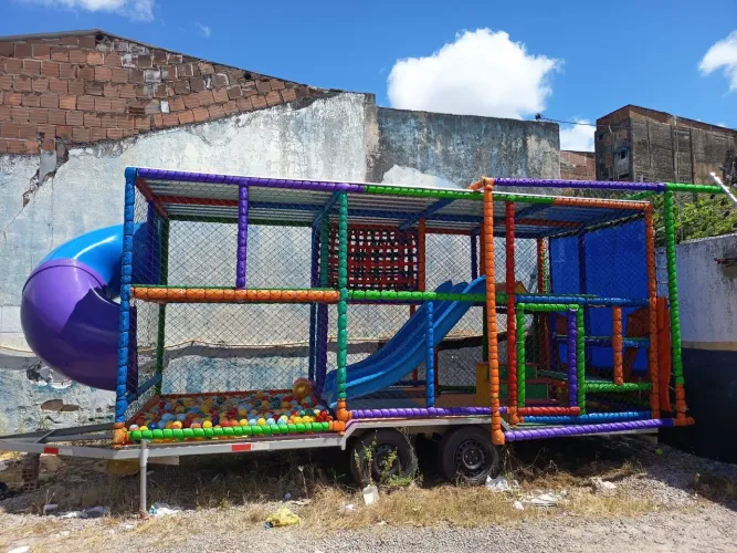 Carreta kids play 