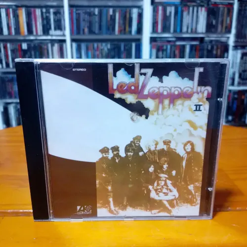 CD - LED ZEPPELIN II (REMASTERIZADO) - NACIONAL- Em perfeitas condições.