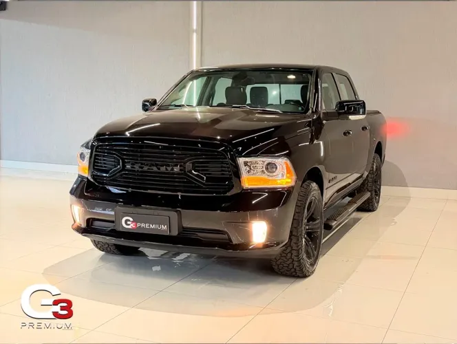 Ram Classic Laramie Night Edition 5.7 V8 16V Gasolina 4X4 Aut. 2023