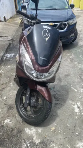 Vende-se PCX DLX 2018