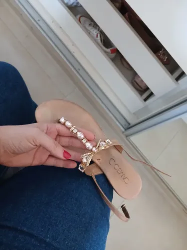 Sandália Scamboo em Couro com Joias