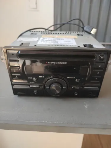 Rádio Mitsubishi TR4