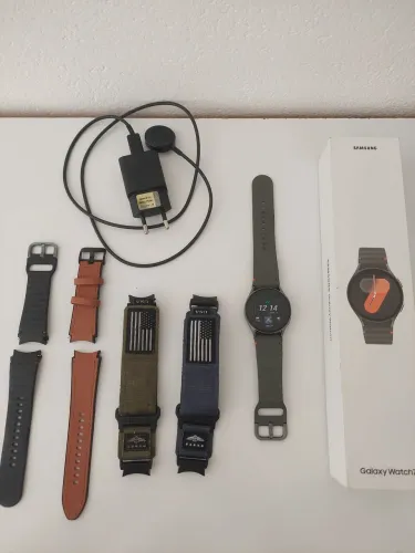 Samsung Galaxy Watch7 40mm LTE Completo + 4 Pulseiras Extras
