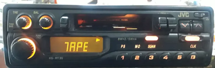  Auto Rádio e Toca Fitas JVC 