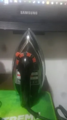 Vendo ferro Black Decker praticamente novo