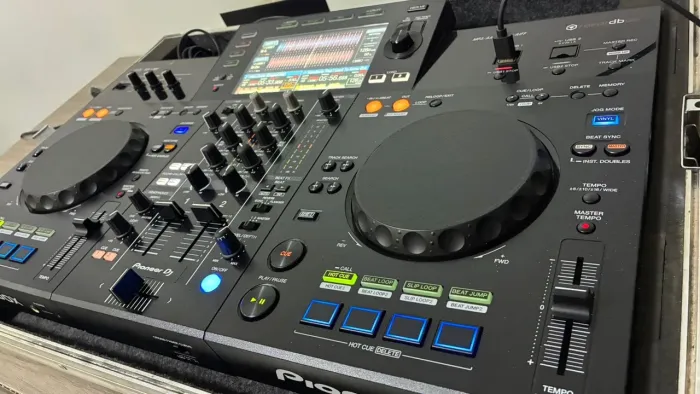 Pioneer XDJ-RR impecável com case