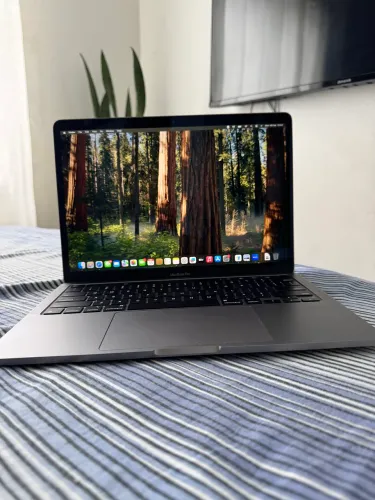 MacBook PRO M2- 256 GB - 8GB ( como ZERO )