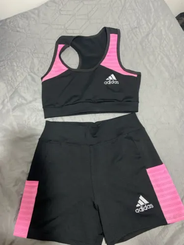 Conjunto da adidas novo