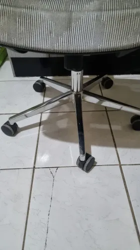 Cadeira de Escritório Dr Office Ergo , apenas 4 meses de uso