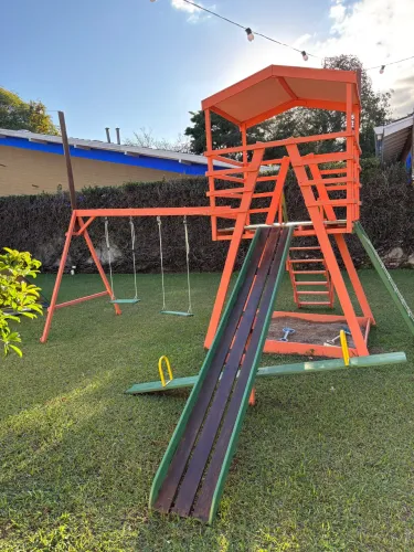 Parquinho de madeira infantil
