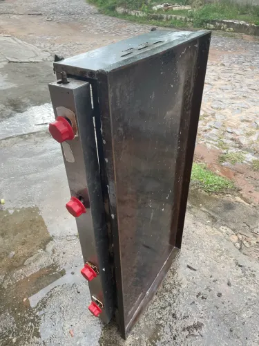 Chapa Bifeteira Industrial a Gás em Aço - Alta Resistência e Desempenho!