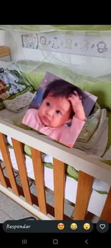 Berço com kit e bebe conforto 