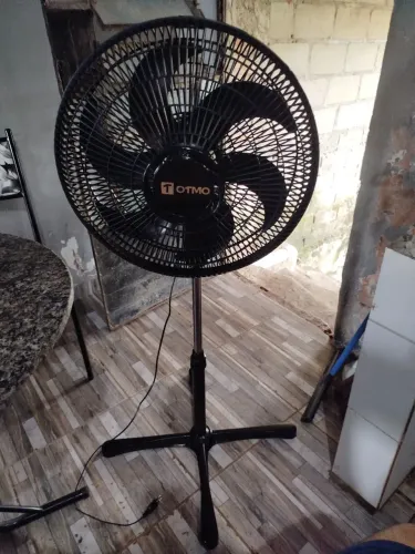 Vendo esse ventilador com 15 dias de uso.