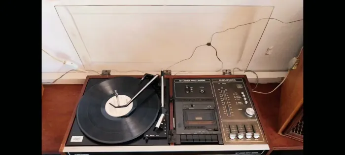 Vitróla Studio Grundig RPC 3000 único...