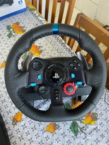 Volante Logitech G29 na caixa para pc e console