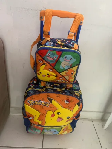 Mochila e lancheira Pokémon