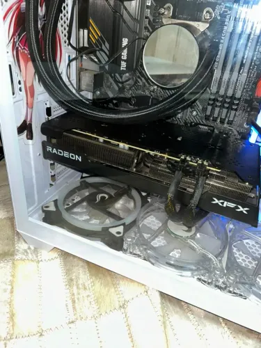 RX7600XT XFX SWFT 210, 16GB GDDR6 PLACA DE VÍDEO