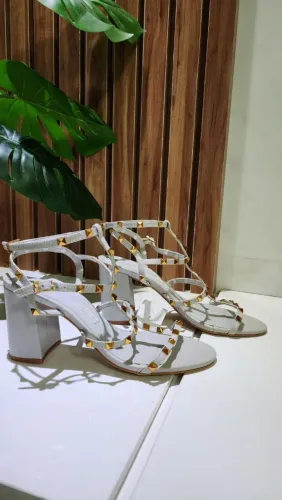 Sandalia Santa lola em couro