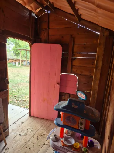 Casinha de Madeira Infantil 2,50m x 2,50m - parcelo no cartão de crédito