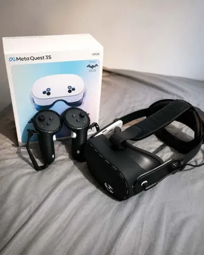 META QUEST 3S 128GB + HEADSTRAP COM BATERIA + ACESSÓRIOS