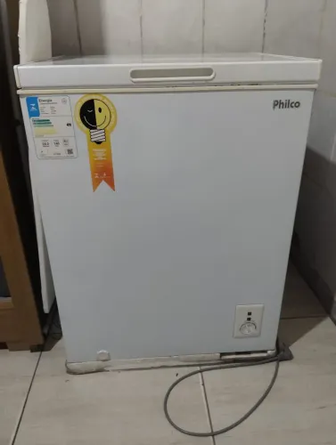 VENDO ESSE FREEZER ESTA MUITO BOM AINDA