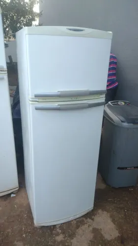 Geladeira Brastemp, completa funcionando perfeitamente