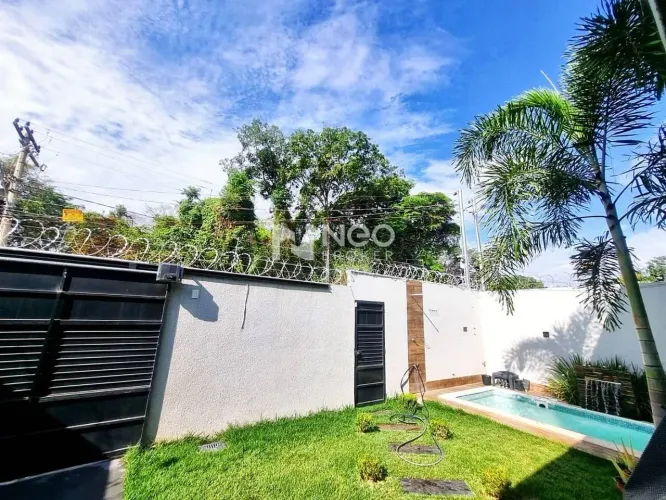 Venda - Casa - Jardim Itaipu - 3 quartos (1 suíte) - com piscina