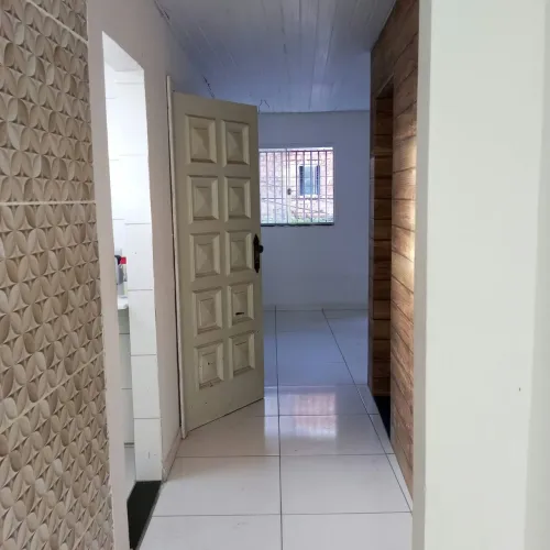 Alugo casa com 2 quartos 