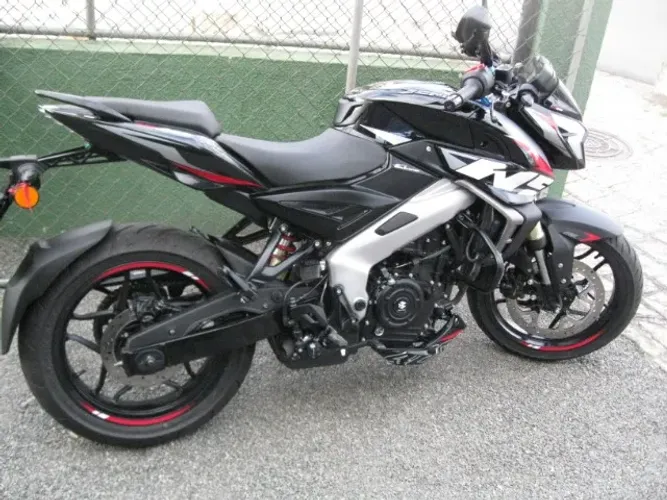 Bajaj NS 400 Z 2026 Novíssima