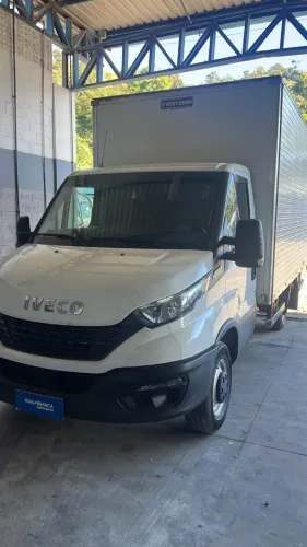 IVECO DAILY 30 CS COM BAU R$ 225,000,00 1016,815, *,516