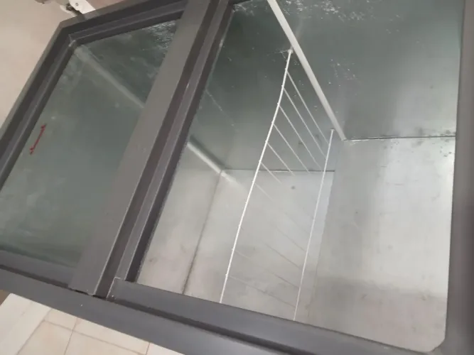 Freezer semi nova
