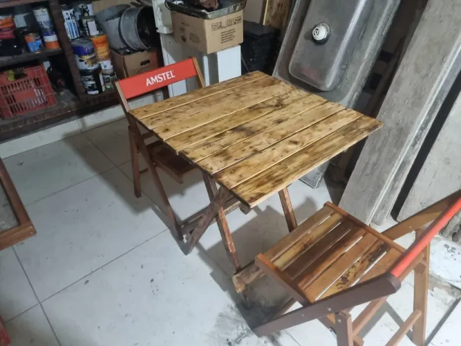 Mesa 2 cadeiras