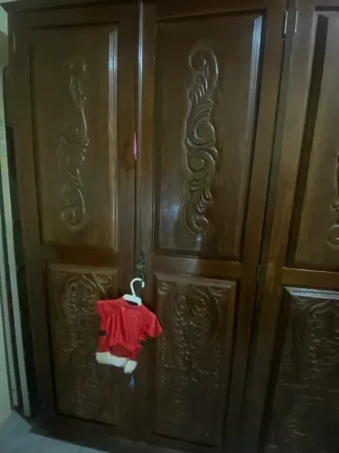 Guarda roupa de sucupira