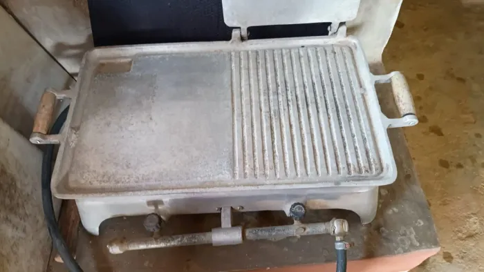 Preciso d chapa de lanches preço bom entrar em contato por favor , *