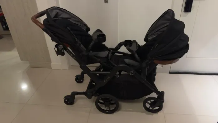 Carrinho duplo para criança 