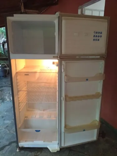 Geladeira Dako 337lt
