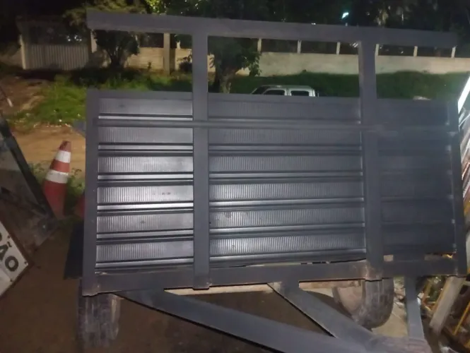 Vende-se carroça toda nova 