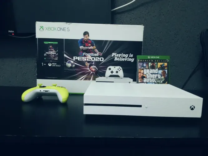 Xbox One S 1TB + Controle Original + GTA V