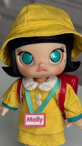 Boneca Pop Mart Molly Kindergarten (OB-13 Body) Importada Completa