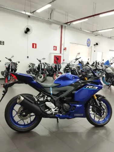 YAMAHA R3 ABS CONNECTED 2027 - cartão em até 21x (consulte condições) - FINANCIAMENTO