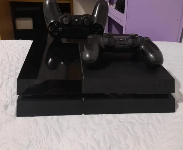Ps4 com dois controles 