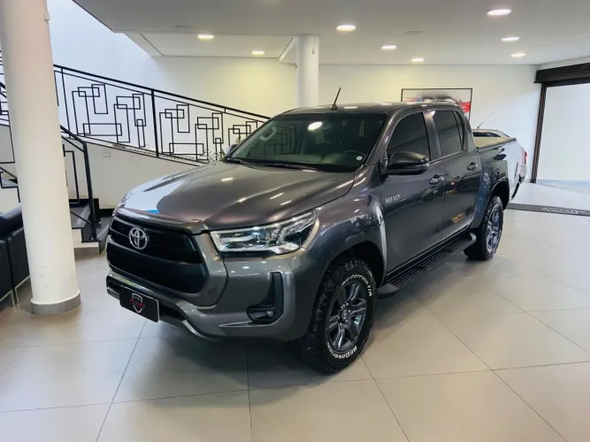 Toyota Hilux CD SR 4X4 2.8 TDI Diesel Aut. 2024