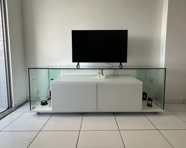 Rack de vidro para sala