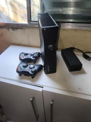 XBOX 360 USADO, COM DEFEITO 