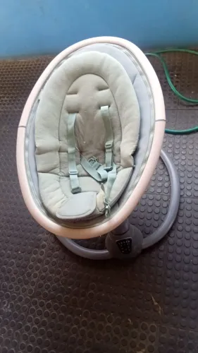 Cadeirinha de de balanço de ninar para beber