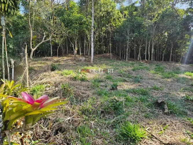 Terreno a venda na Serrinha do Alambari