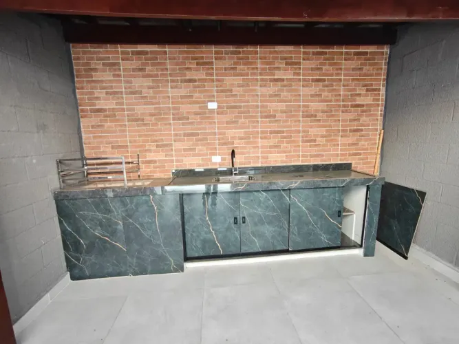 Sobrado para aluguel possui  2 quartos e 82 mt2 em Granja Viana - Cotia - SP