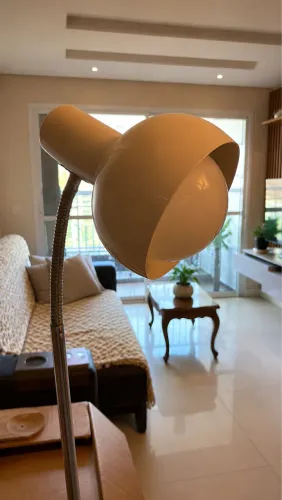 Luminária de chão original da Tok&Stok
