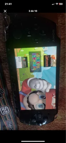 PSP 3001 DESBLOQUEADO + CARTÃO 64gb BATERIA PRECISA TROCAR
